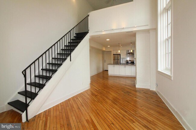 Building Photo - 71 N Main St