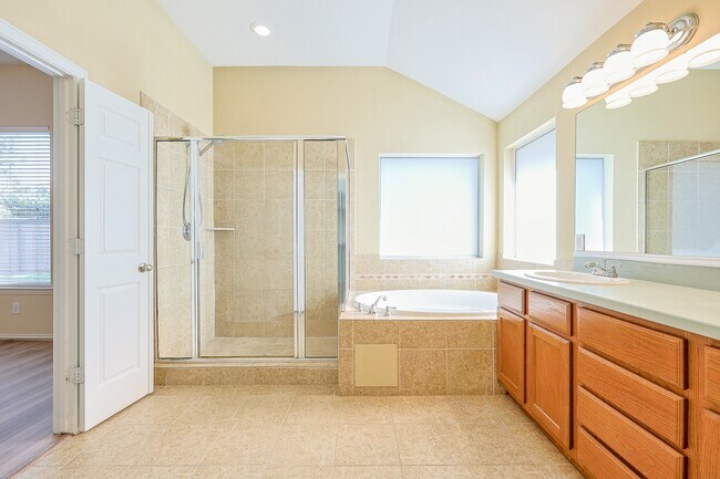Building Photo - 6726 Hawsley Way