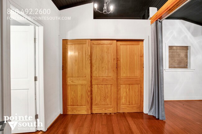 Building Photo - 18870 Highland Dr