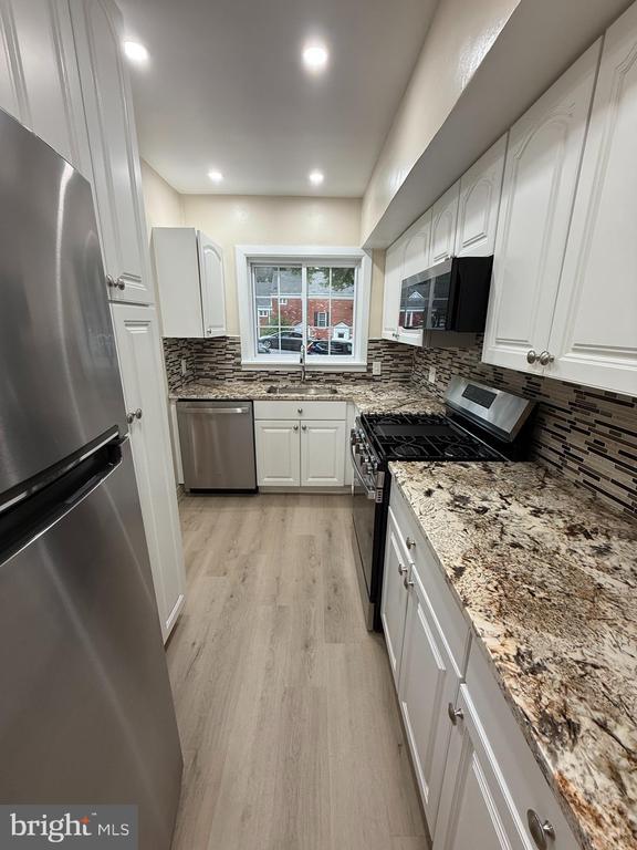 Building Photo - 3539 Martha Custis Dr