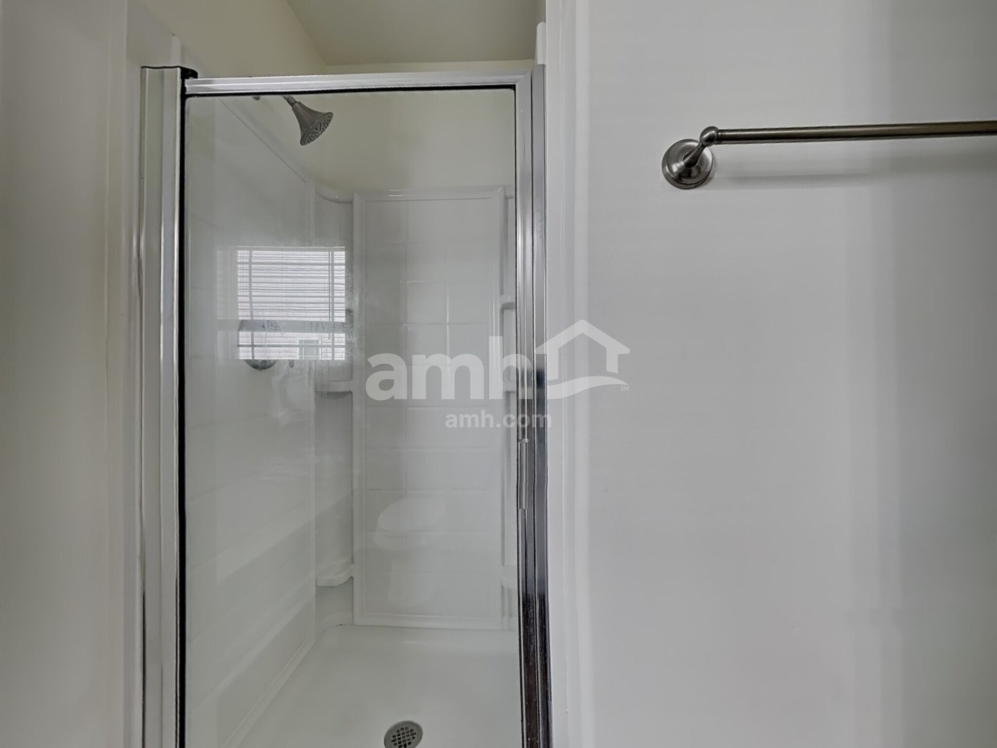 Building Photo - 132 Spring Lakes Dr