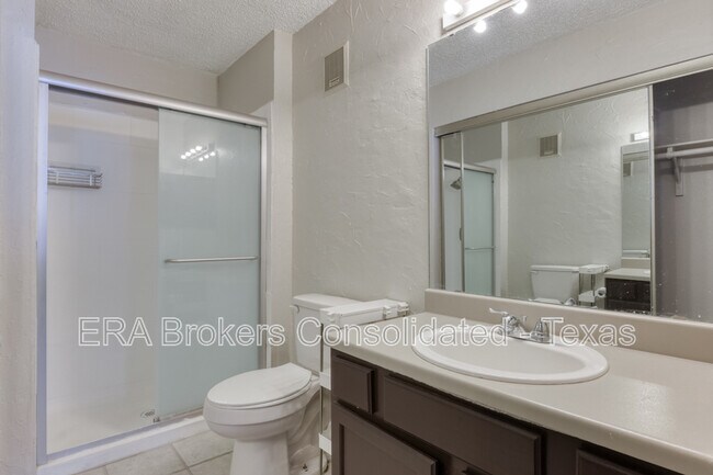 Building Photo - 4119 Medical Dr