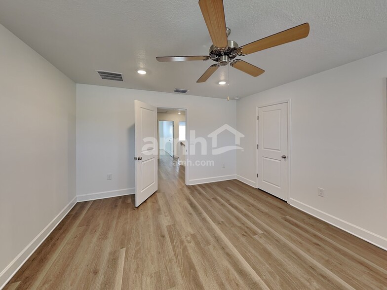 Building Photo - 16458 Cheyanne Ct