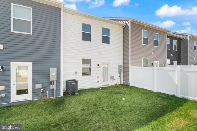 Building Photo - 138 Willett Holw St
