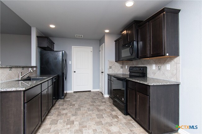 Building Photo - 6703 Keechi Valley Dr