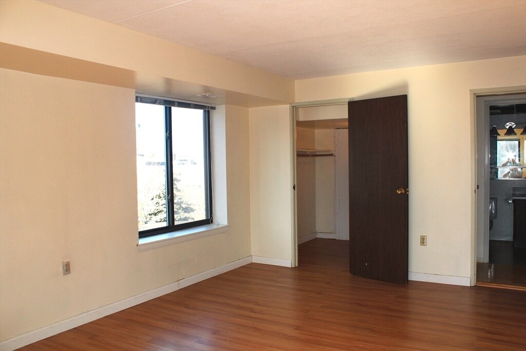 Building Photo - 1243 Beacon St