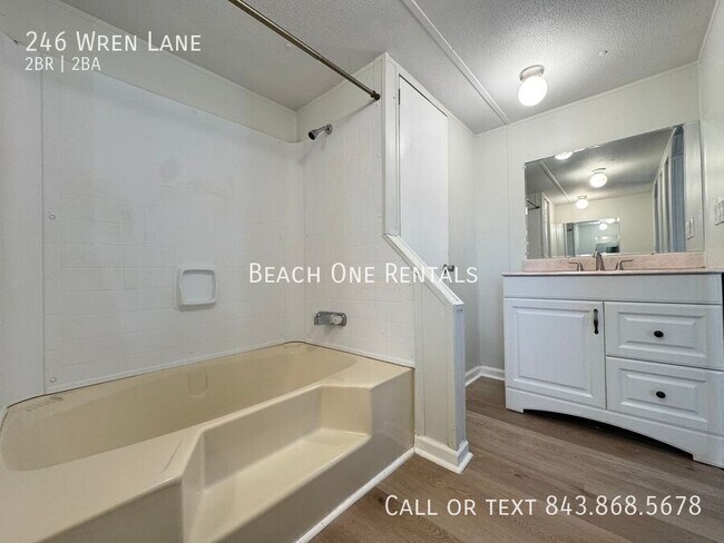 Building Photo - 246 Wren Ln