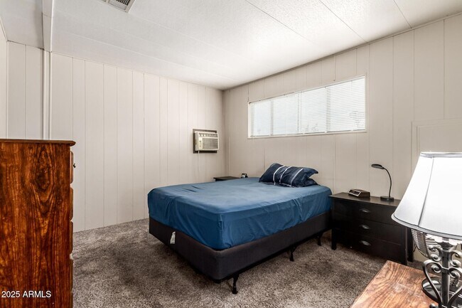 Building Photo - 2650 W Union Hills Dr