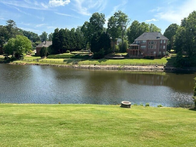 Building Photo - 870 Longstone Landing