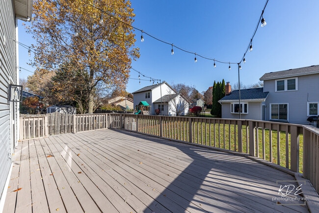 Building Photo - 350 Pearson Cir