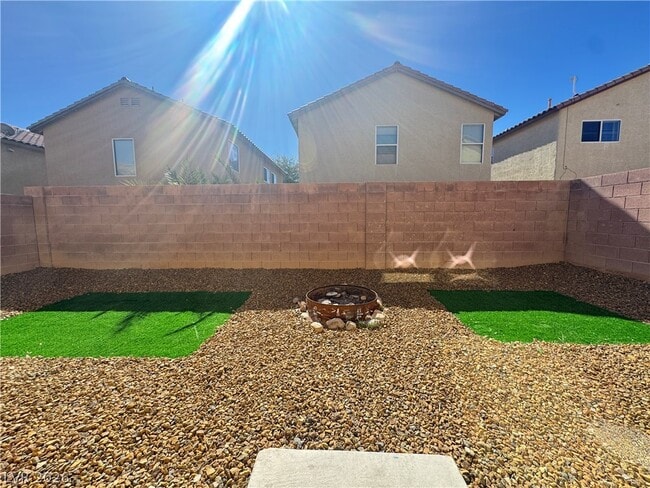 Building Photo - 6339 W Silver Ribbon Ct