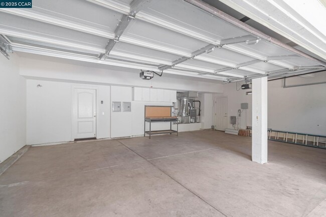 Building Photo - 1423 Homestead Ave