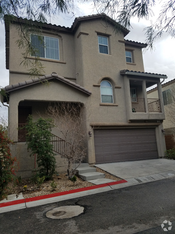Building Photo - 1239 Sand Castle Ave