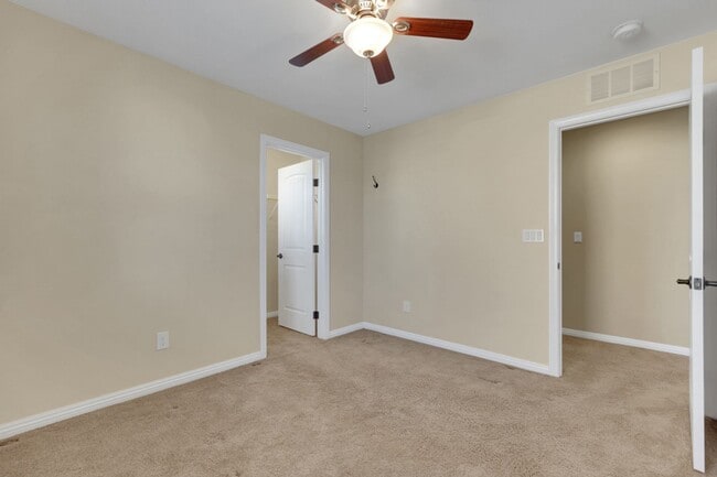Building Photo - Southern Highlands: Spacious 4-Bedroom Home in a Gated Community with Upstairs Loft, Private Back...