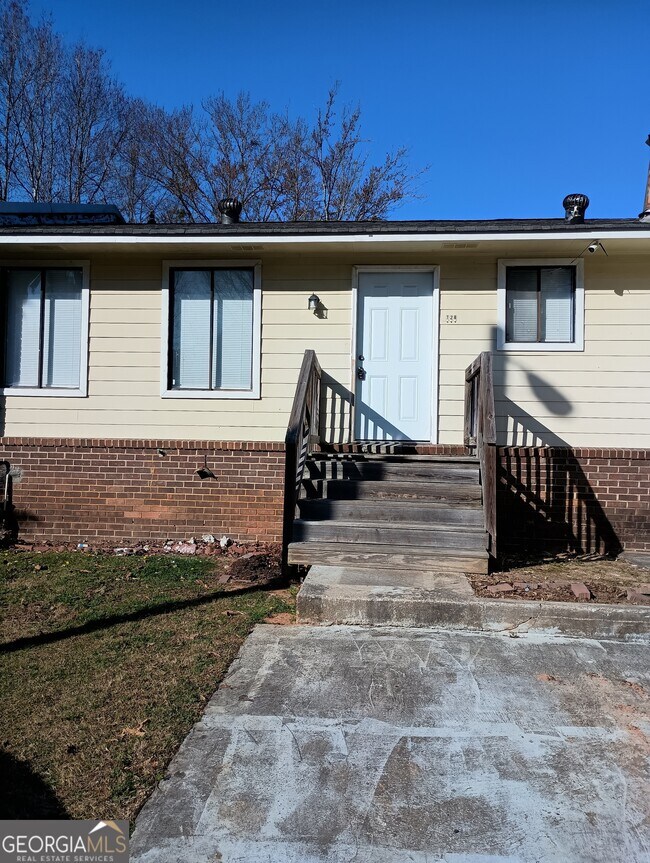 Building Photo - 728 Dunaire Way