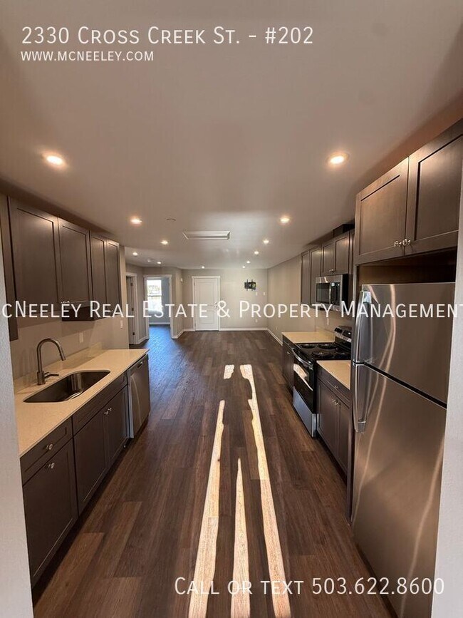 Building Photo - 2330 Cross Creek St