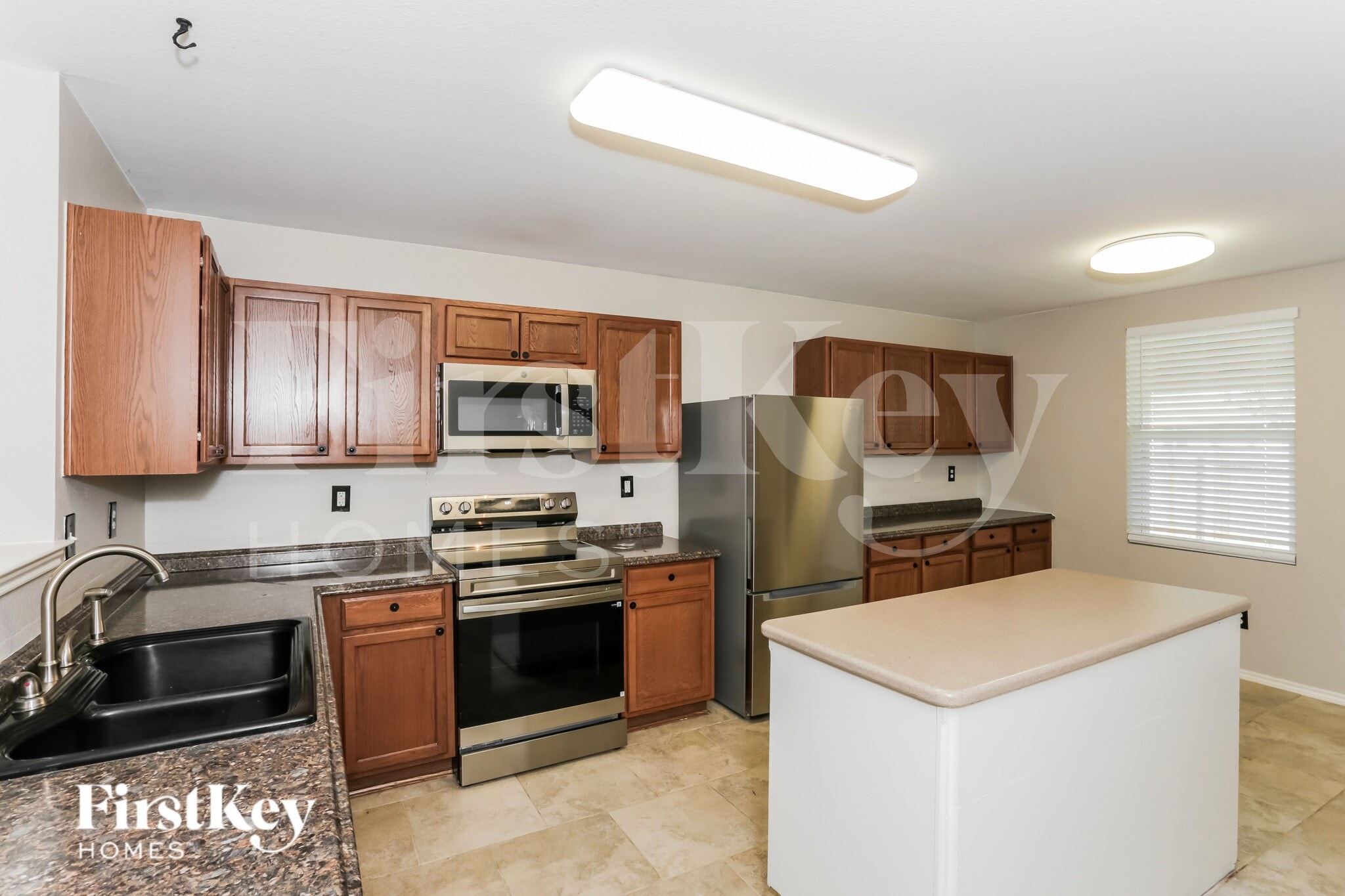 Building Photo - 1413 Erin Ct