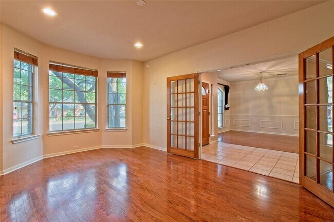 Building Photo - 8212 Fern Bluff Ave