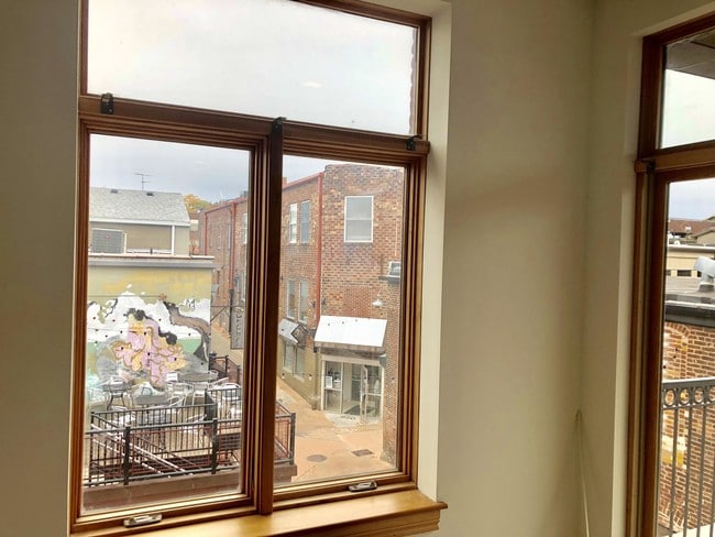 Building Photo - 905 Alley A