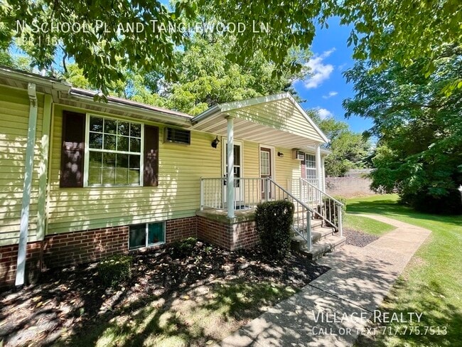Building Photo - 303 N School Pl