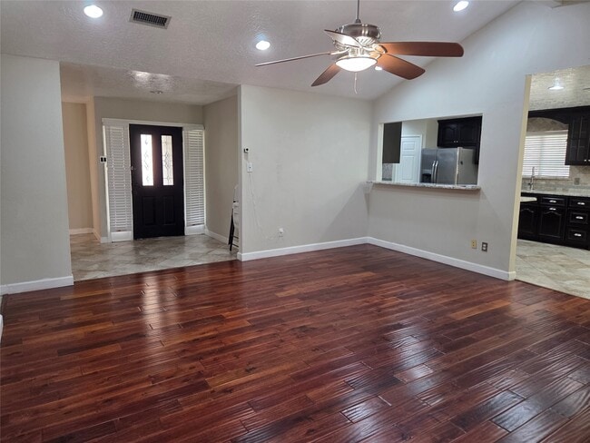 Building Photo - 15415 Beechnut St