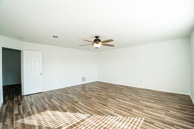 Building Photo - 801 Cisco Valley Cv