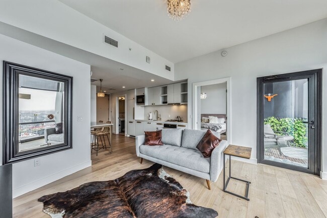 Building Photo - DOWNTOWN AUSTIN CONDO ON RAINEY STREET!! 1 BEDROOM 1 BATH - FULLY FURNISHED