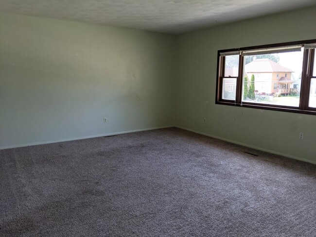 Building Photo - 1 1st St SE