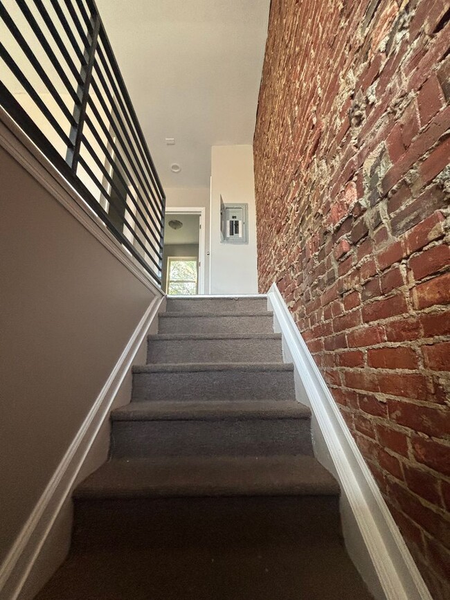 Building Photo - Bright & Updated 2 Bedroom | 2 Full Bath Home – $1,150/Month-3238 Jasper Street Philadelphia, PA ...