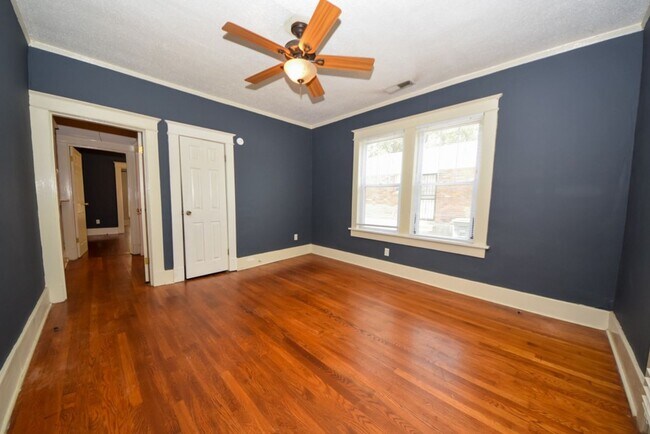 Building Photo - Great 3 bed, 1 bath near University of Mem...