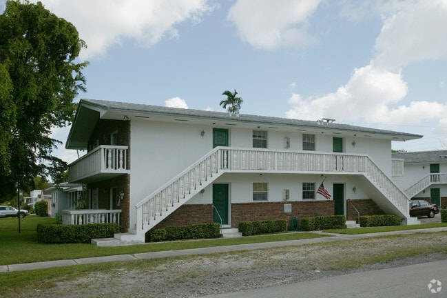 401 Crescent Dr. - Devonshire Apartments