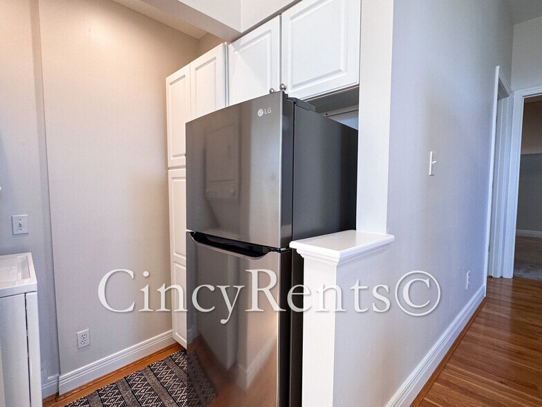 Building Photo - 334 Kilgour St