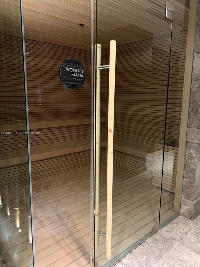 Building Photo - 650 NE 32nd St