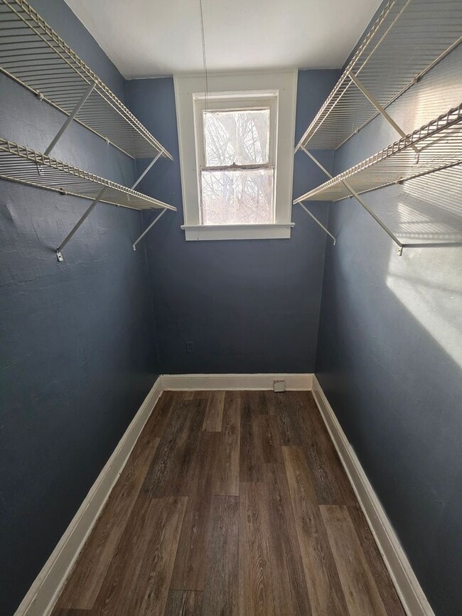 Building Photo - 45 Gifford Ave