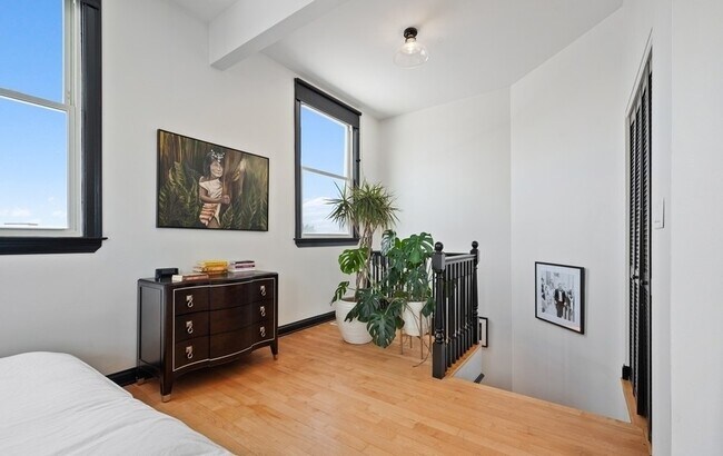 Building Photo - 1727 N Clybourn Ave