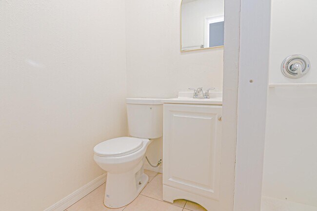 Building Photo - 509 Cardinal Dr