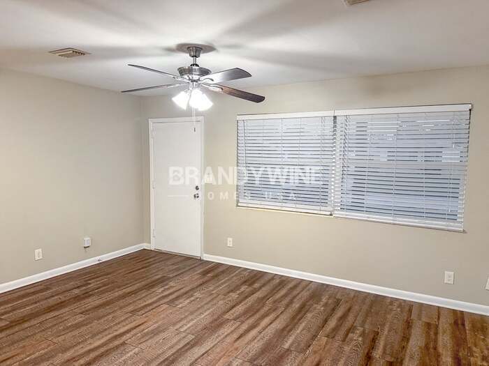 Building Photo - 6011 Meadow Ln