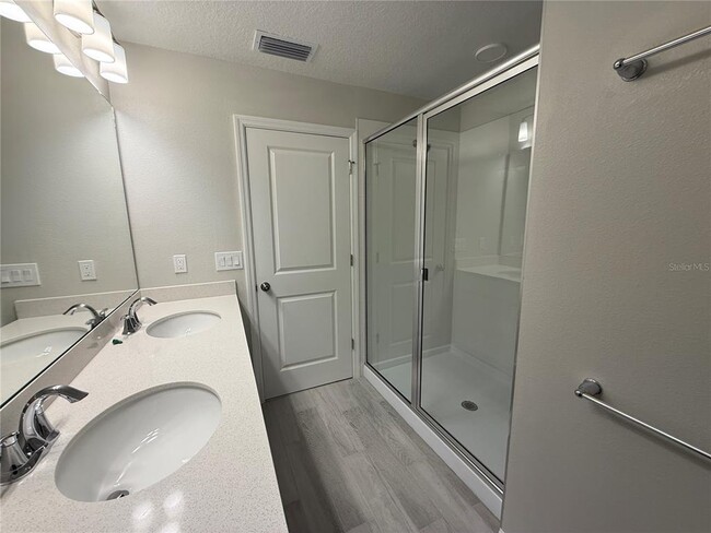 Building Photo - 14910 Harvest St