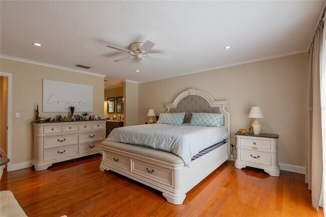 Building Photo - 615 Valle Vista Dr