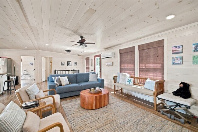 Building Photo - 74 Blackmore Pond Cir