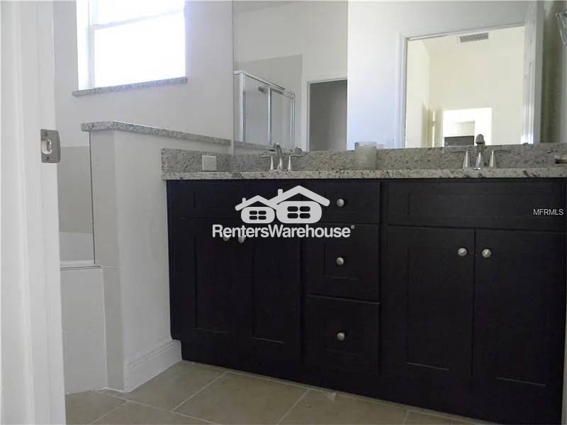 Building Photo - 701 Armadillo Dr