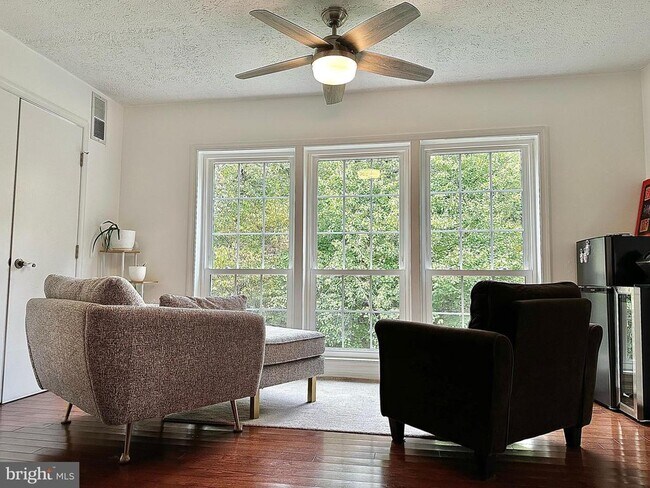 Building Photo - 7678 Willow Point Dr