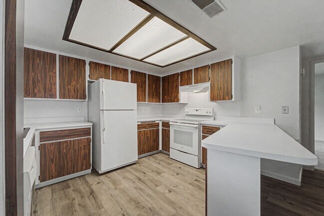 Building Photo - Beautiful 2-Bedroom Home on Corner Lot with RV Parking & Spacious Backyard