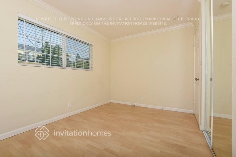 Building Photo - 274 Redwing St