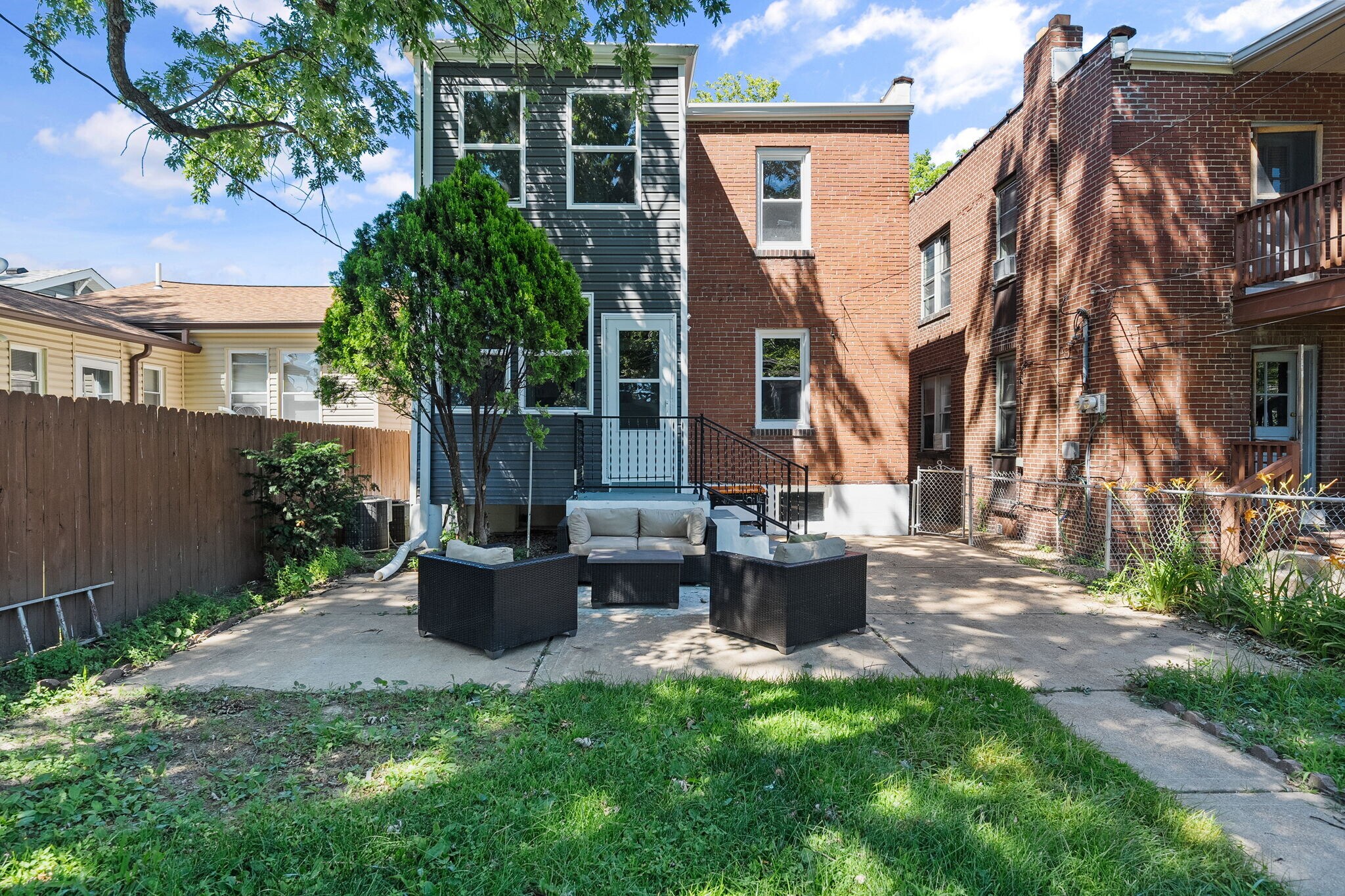 Building Photo - 5206 Nagel Ave