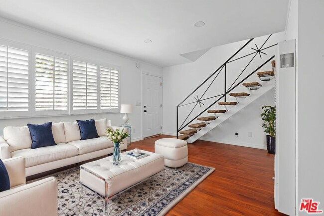 Primary Photo - 2109 S Marvin Ave