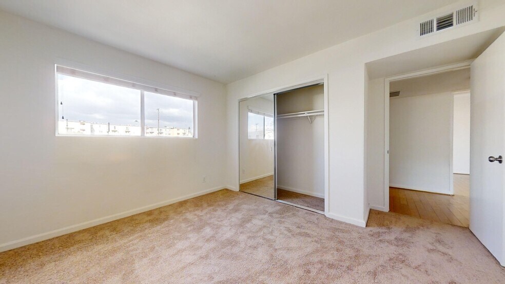 Building Photo - 20235 Cohasset St