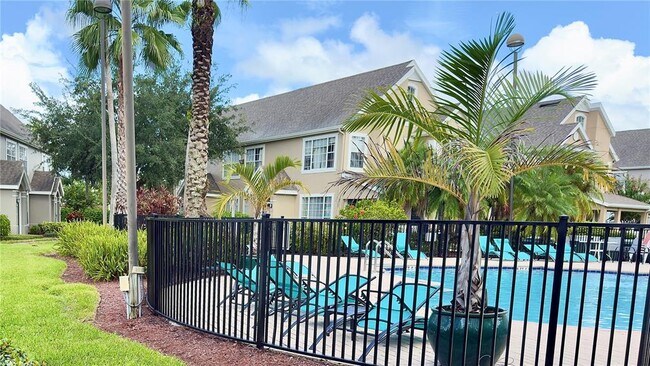 Building Photo - 9005 Lee Vista Blvd