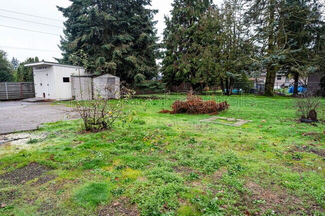 Building Photo - 6232 S Wapato St