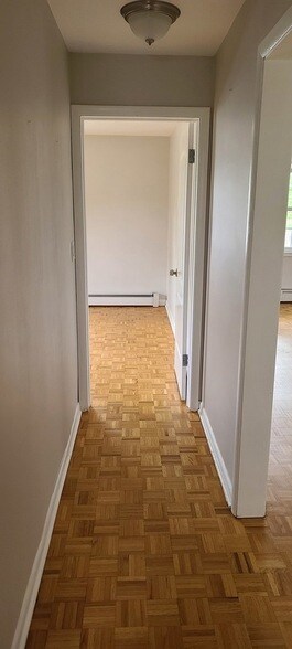 Building Photo - 1500 W Touhy Ave